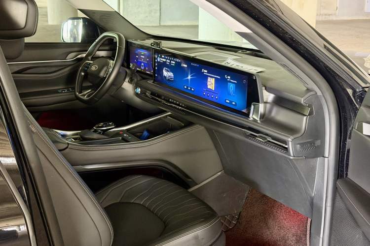 Used Ford Edge 2025 Ford Explorer L 2.0T EcoBoost E-Hybrid Two-Wheel Drive 7-Seater Luxury Model Interior 10