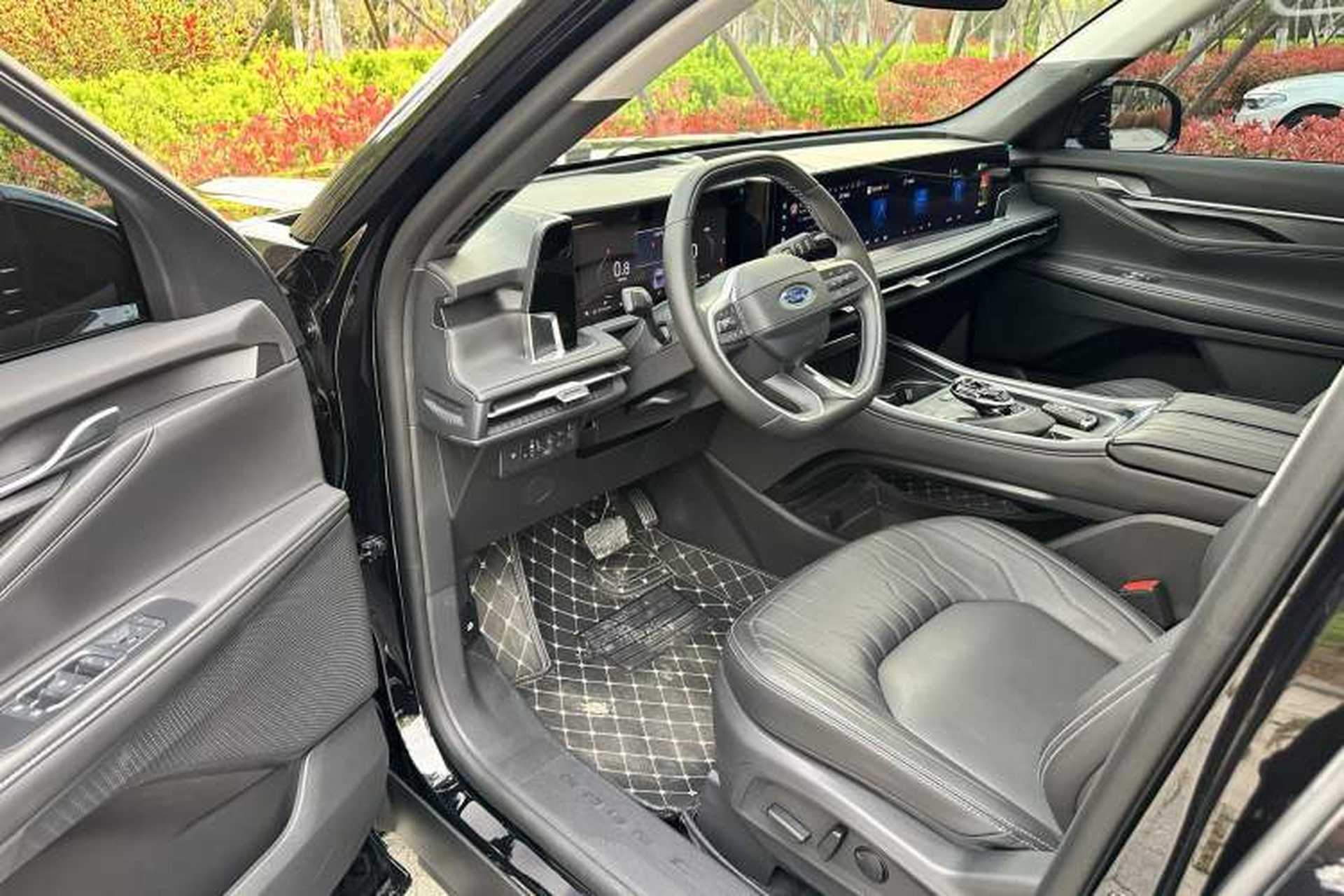 Used Ford Edge 2025 Escape L 2.0T EcoBoost Two-Wheel Drive 7-Seater Luxury Model Interior 2