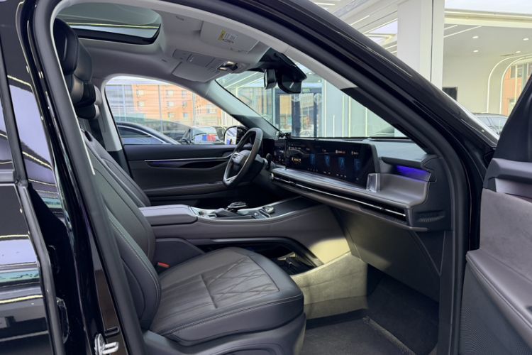 Used Ford Edge 2025 Ford Explorer L 2.0T EcoBoost Four-Wheel Drive 7-Seater Supreme Model Interior 5
