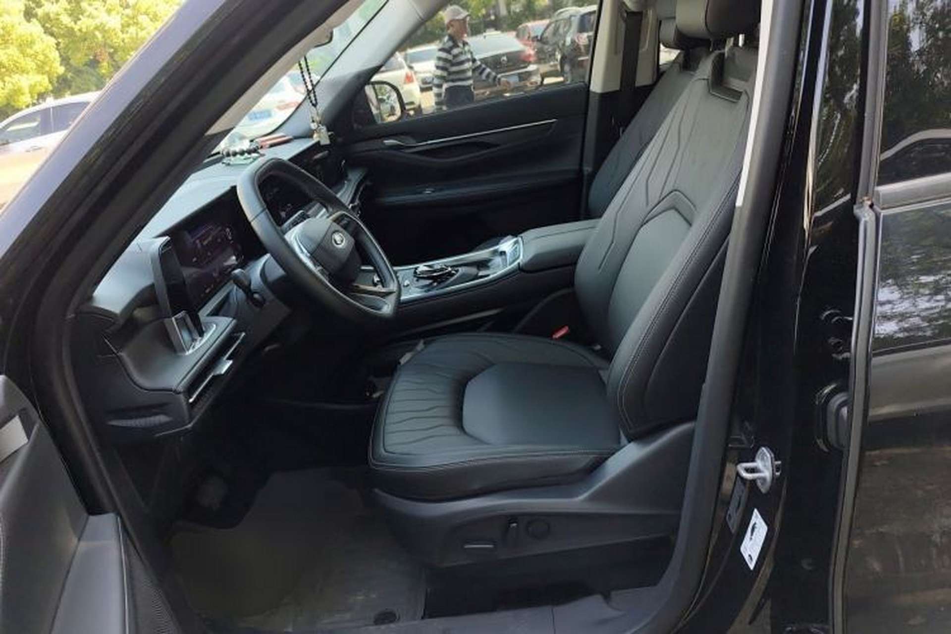 Used Ford Edge 2025 Ford Explorer L 2.0T EcoBoost E-Hybrid Two-Wheel Drive 7-Seater Luxury Model Left Front Seat