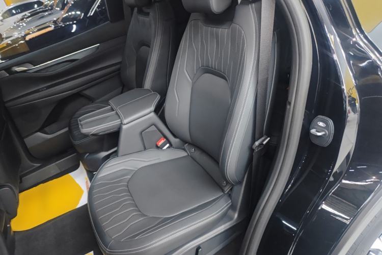 Used Ford Edge 2025 Escape L 2.0T EcoBoost Two-Wheel Drive 7-Seater Luxury Model Left Rear Seat