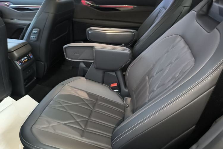 Used Ford Edge 2025 Ford Explorer L 2.0T EcoBoost Four-Wheel Drive 7-Seater Supreme Model Left Rear Seat