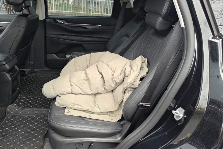 Used Ford Edge 2025 Escape L 2.0T EcoBoost Two-Wheel Drive 7-Seater Luxury Model Left Rear Seat
