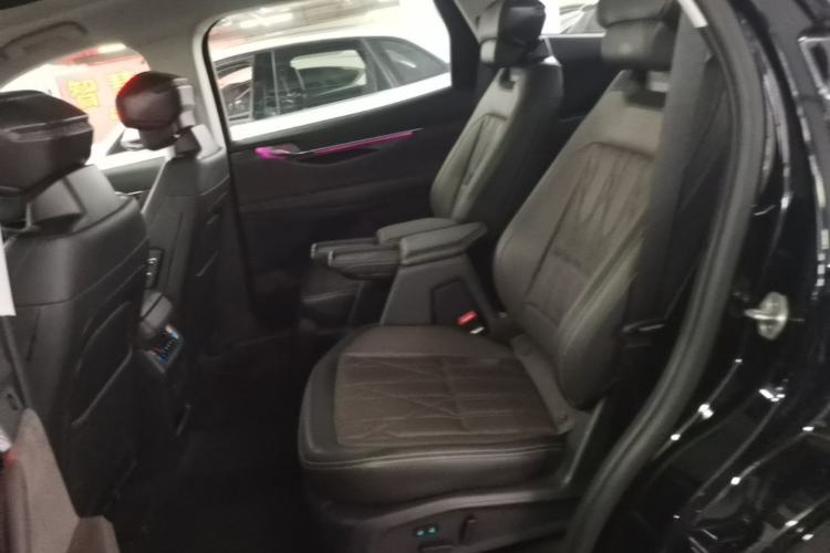 Used Ford Edge 2025 Ford Explorer L 2.0T EcoBoost E-Hybrid Four-Wheel-Drive 7-Seater Supreme Model Left Rear Seat