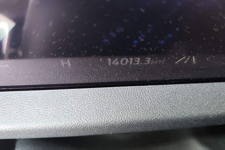 Used Ford Edge 2025 Escape L 2.0T EcoBoost Two-Wheel Drive 7-Seater Luxury Model Odometer Close Up