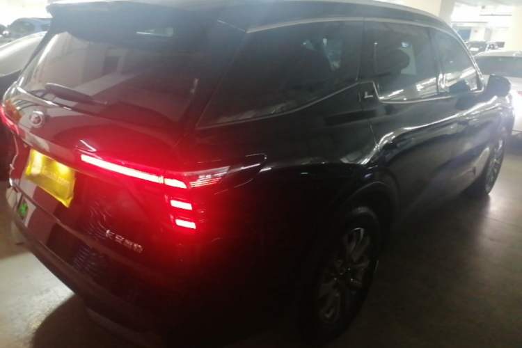 Used Ford Edge 2025 Ford Explorer L 2.0T EcoBoost E-Hybrid Two-Wheel Drive 7-Seater Luxury Model Rear Right 45 Deg