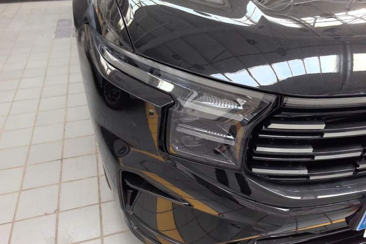 Used Ford Edge 2025 Ford Explorer L 2.0T EcoBoost Four-Wheel Drive 7-Seater Supreme Model Right Front Headlight
