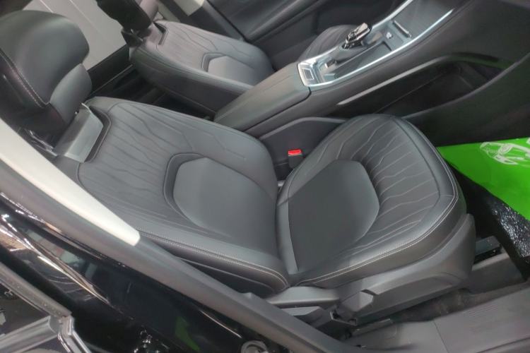 Used Ford Edge 2025 Ford Explorer L 2.0T EcoBoost Two-Wheel Drive 7-Seater Fashion Edition Right Front Seat