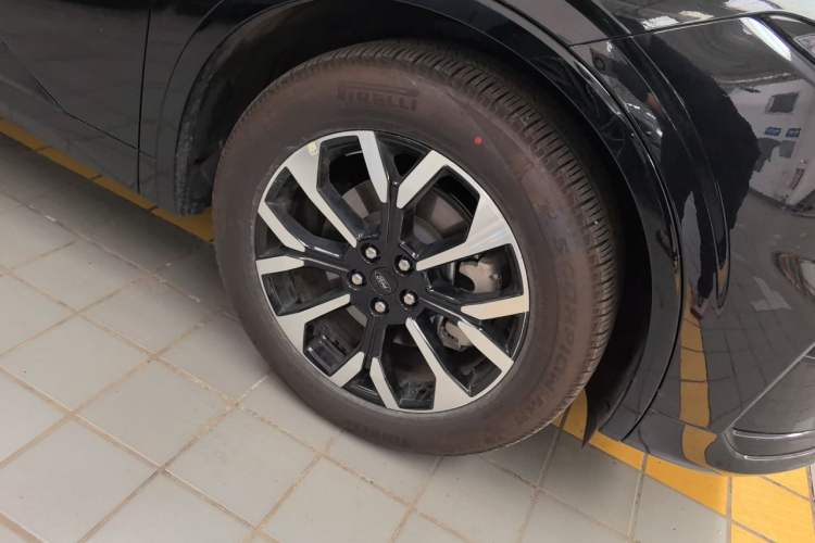 Used Ford Edge 2025 Ford Explorer L 2.0T EcoBoost Four-Wheel Drive 7-Seater Supreme Model Right Front Wheel Hub