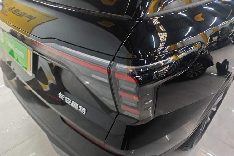 Used Ford Edge 2025 Escape L 2.0T EcoBoost Two-Wheel Drive 7-Seater Luxury Model Right Rear Taillight