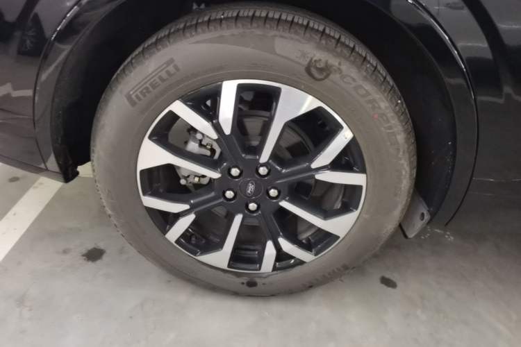 Used Ford Edge 2025 Ford Explorer L 2.0T EcoBoost E-Hybrid Four-Wheel-Drive 7-Seater Supreme Model Right Rear Wheel Hub