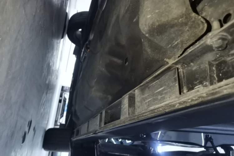 Used Ford Edge 2025 Ford Explorer L 2.0T EcoBoost E-Hybrid Four-Wheel-Drive 7-Seater Supreme Model Right Side Sill
