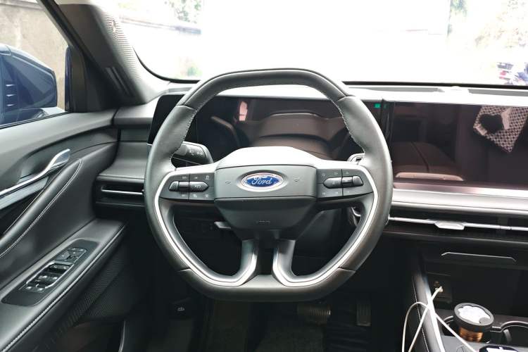 Used Ford Edge 2025 Escape L 2.0T EcoBoost Two-Wheel Drive 7-Seater Luxury Model Steering Wheel