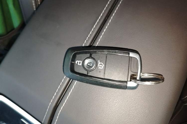 Used Ford Edge 2025 Escape L 2.0T EcoBoost Two-Wheel Drive 7-Seater Luxury Model Vehicle Key