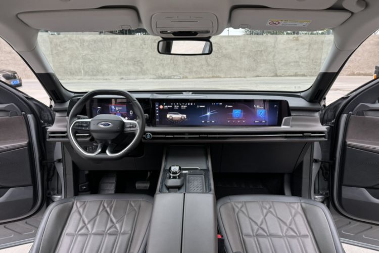 Used Ford Edge 2025 Ford Explorer L 2.0T EcoBoost E-Hybrid Four-Wheel-Drive 7-Seater Supreme Model Audio And AC Panel