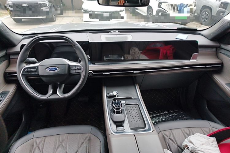 Used Ford Edge 2025 Ford Explorer L 2.0T EcoBoost E-Hybrid Four-Wheel-Drive 7-Seater Supreme Model Center Console