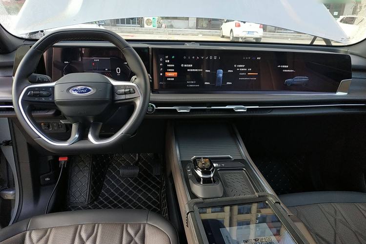 Used Ford Edge 2025 Ford Explorer L 2.0T EcoBoost E-Hybrid Four-Wheel-Drive 7-Seater Supreme Model Center Console