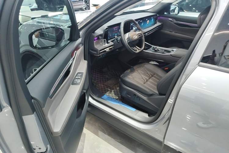 Used Ford Edge 2025 Ford Explorer L 2.0T EcoBoost E-Hybrid Four-Wheel-Drive 7-Seater Supreme Model Driver Seat