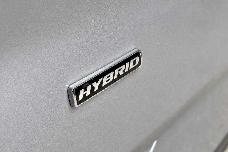 Used Ford Edge 2025 Ford Explorer L 2.0T EcoBoost E-Hybrid Two-Wheel Drive 7-Seater Luxury Model Exterior 10
