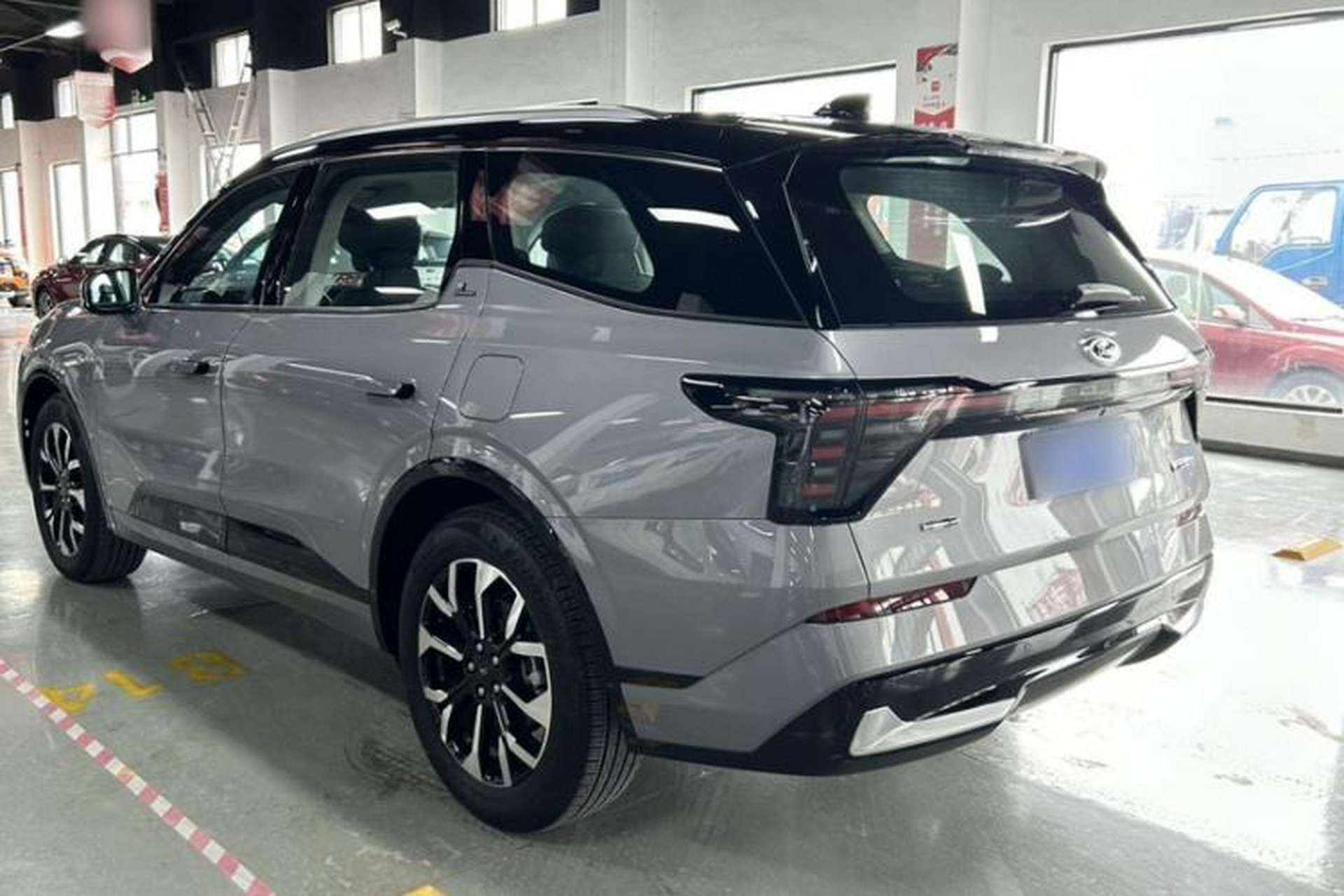 Used Ford Edge 2025 Ford Explorer L 2.0T EcoBoost E-Hybrid Four-Wheel-Drive 7-Seater Supreme Model Exterior 4