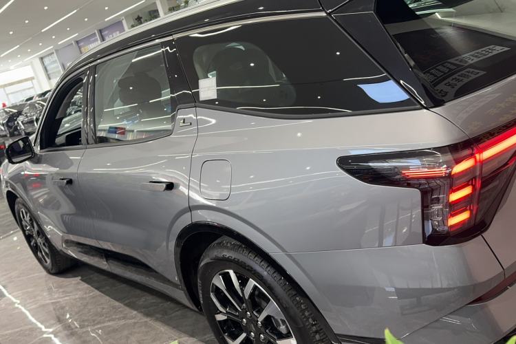 Used Ford Edge 2025 Ford Explorer L 2.0T EcoBoost E-Hybrid Four-Wheel-Drive 7-Seater Supreme Model Exterior 5