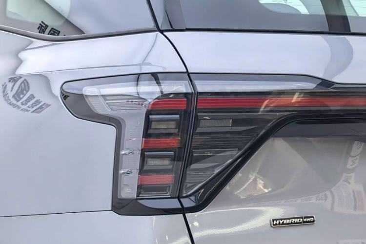 Used Ford Edge 2025 Ford Explorer L 2.0T EcoBoost E-Hybrid Four-Wheel-Drive 7-Seater Supreme Model Exterior 5