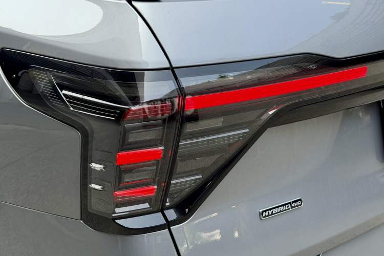 Used Ford Edge 2025 Ford Explorer L 2.0T EcoBoost E-Hybrid 4x4 7-Seater ST-Line Exterior 7