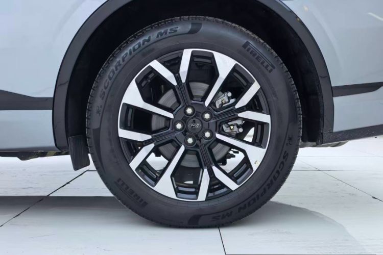 Used Ford Edge 2025 Ford Explorer L 2.0T EcoBoost E-Hybrid Four-Wheel-Drive 7-Seater Supreme Model Exterior 8