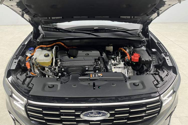 Used Ford Edge 2025 Ford Explorer L 2.0T EcoBoost E-Hybrid Four-Wheel-Drive 7-Seater Supreme Model Exterior 8