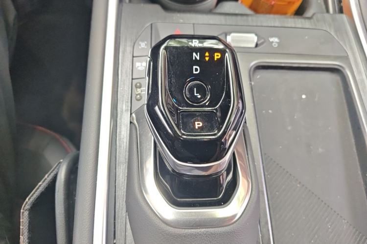Used Ford Edge 2025 Ford Explorer L 2.0T EcoBoost E-Hybrid 4x4 7-Seater ST-Line Gear Lever