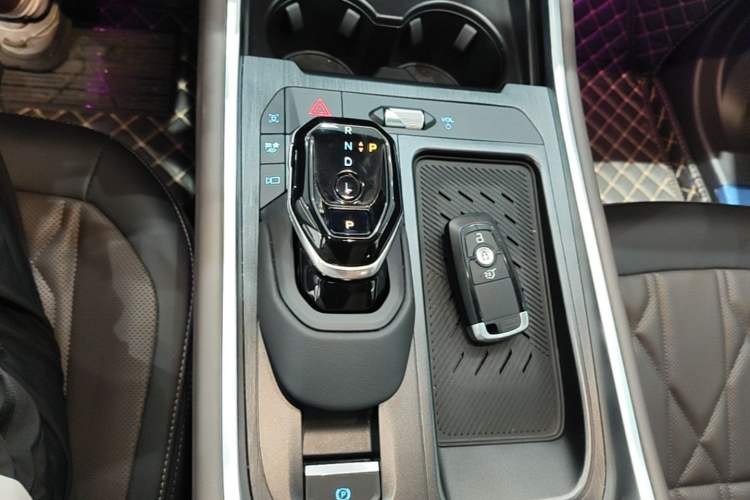 Used Ford Edge 2025 Ford Explorer L 2.0T EcoBoost E-Hybrid Four-Wheel-Drive 7-Seater Supreme Model Gear Lever