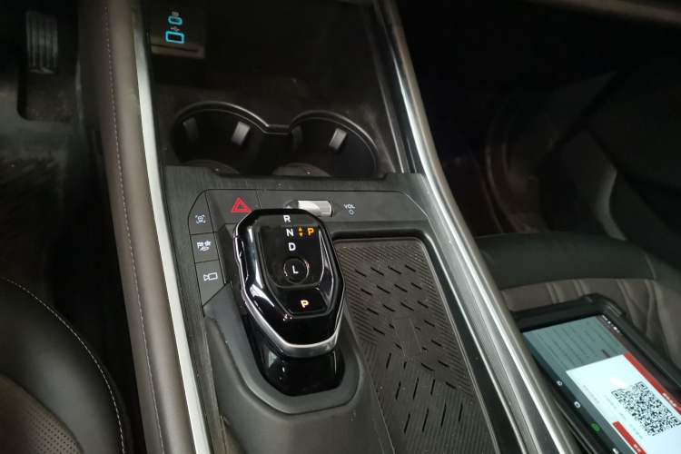Used Ford Edge 2025 Ford Explorer L 2.0T EcoBoost E-Hybrid Four-Wheel-Drive 7-Seater Supreme Model Gear Lever