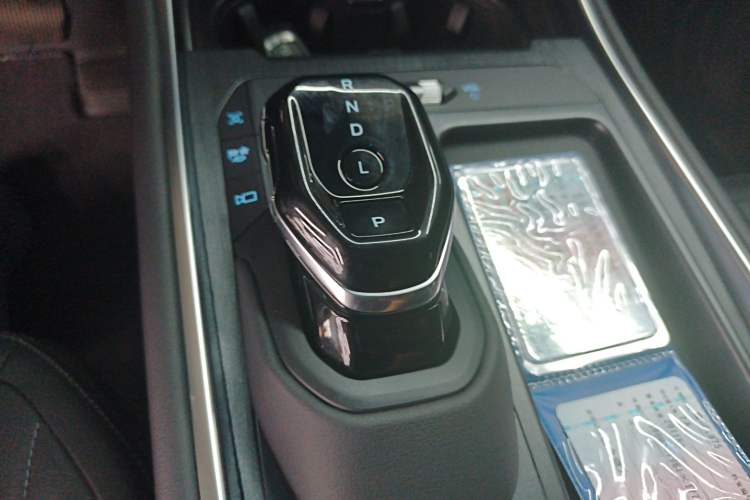 Used Ford Edge 2025 Ford Explorer L 2.0T EcoBoost E-Hybrid Two-Wheel Drive 7-Seater Luxury Model Gear Lever