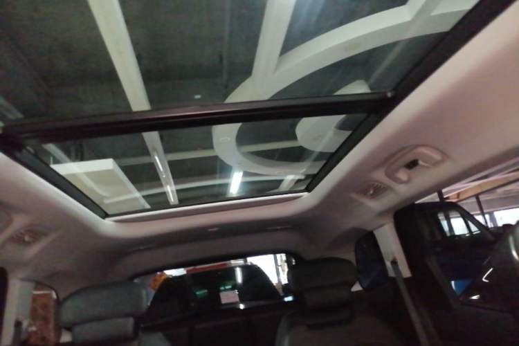 Used Ford Edge 2025 Ford Explorer L 2.0T EcoBoost E-Hybrid Four-Wheel-Drive 7-Seater Supreme Model Headliner