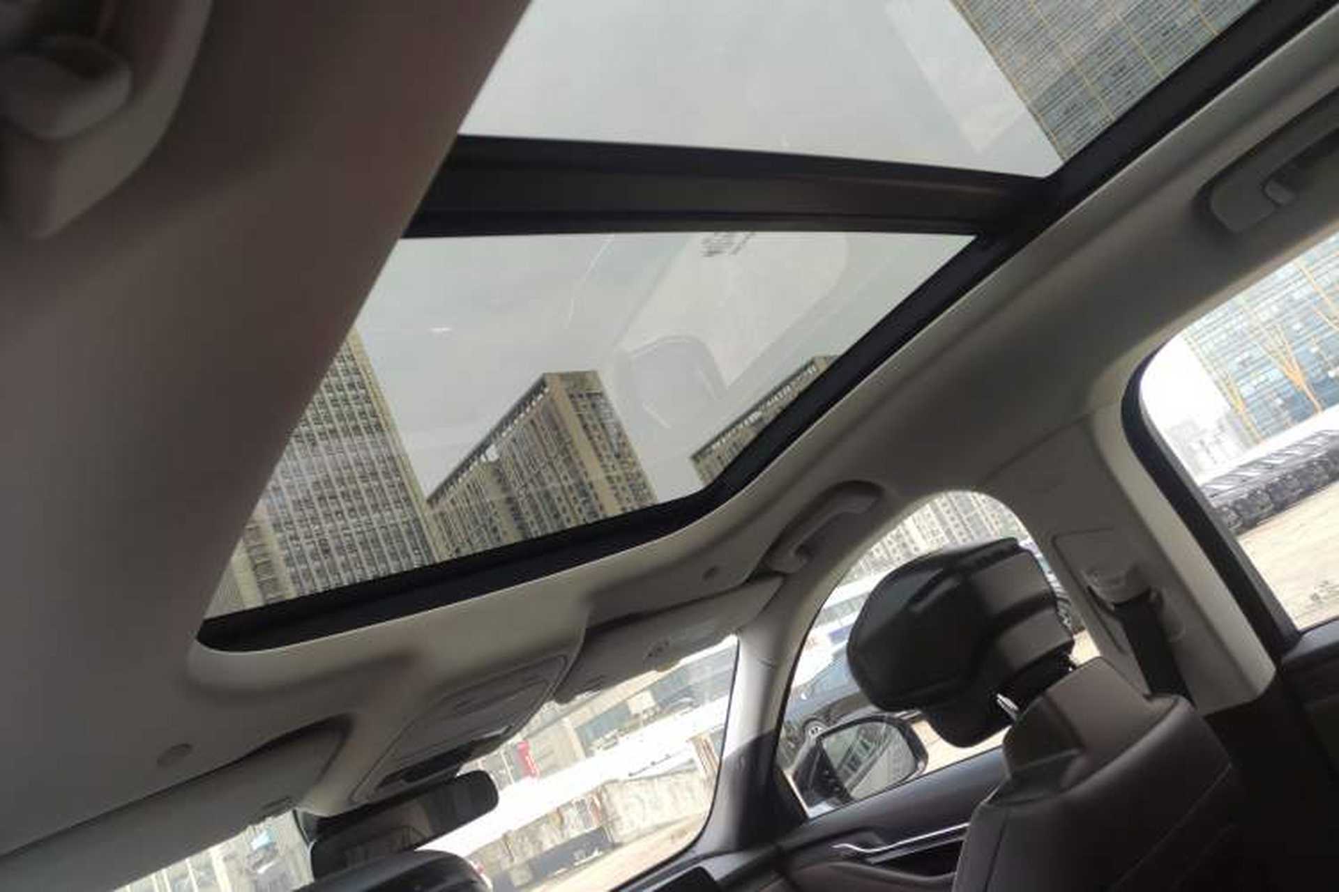 Used Ford Edge 2025 Ford Explorer L 2.0T EcoBoost E-Hybrid Four-Wheel-Drive 7-Seater Supreme Model Headliner