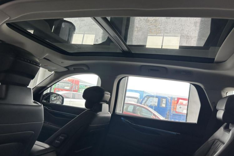 Used Ford Edge 2025 Ford Explorer L 2.0T EcoBoost E-Hybrid Four-Wheel-Drive 7-Seater Supreme Model Headliner