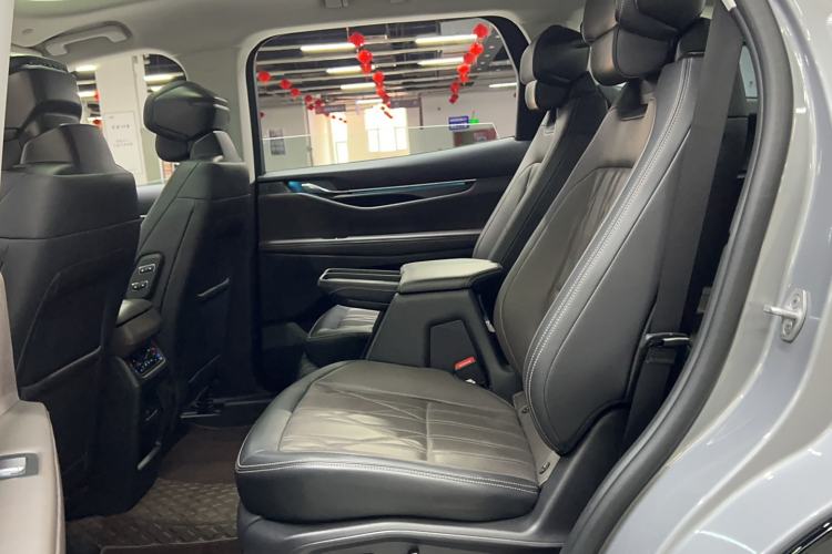 Used Ford Edge 2025 Ford Explorer L 2.0T EcoBoost E-Hybrid Four-Wheel-Drive 7-Seater Supreme Model Interior 1