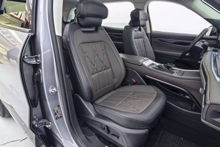 Used Ford Edge 2025 Ford Explorer L 2.0T EcoBoost E-Hybrid Four-Wheel-Drive 7-Seater Supreme Model Interior 1