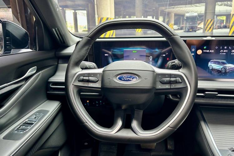 Used Ford Edge 2025 Ford Explorer L 2.0T EcoBoost E-Hybrid Two-Wheel Drive 7-Seater Luxury Model Interior 1