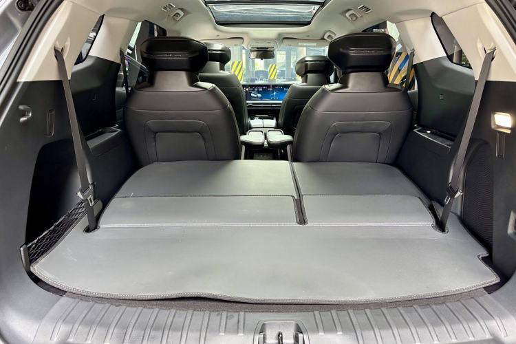 Used Ford Edge 2025 Ford Explorer L 2.0T EcoBoost E-Hybrid Two-Wheel Drive 7-Seater Luxury Model Interior 10