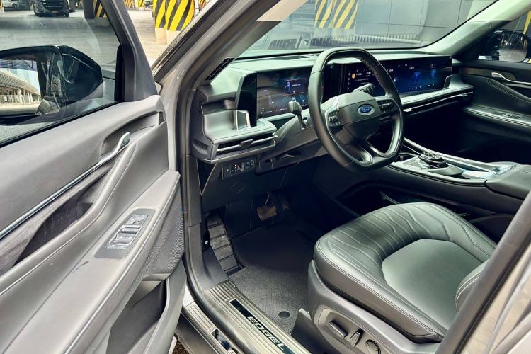 Used Ford Edge 2025 Ford Explorer L 2.0T EcoBoost E-Hybrid Two-Wheel Drive 7-Seater Luxury Model Interior 12