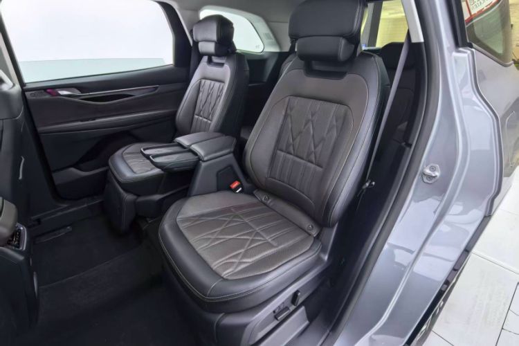 Used Ford Edge 2025 Ford Explorer L 2.0T EcoBoost E-Hybrid Four-Wheel-Drive 7-Seater Supreme Model Interior 14