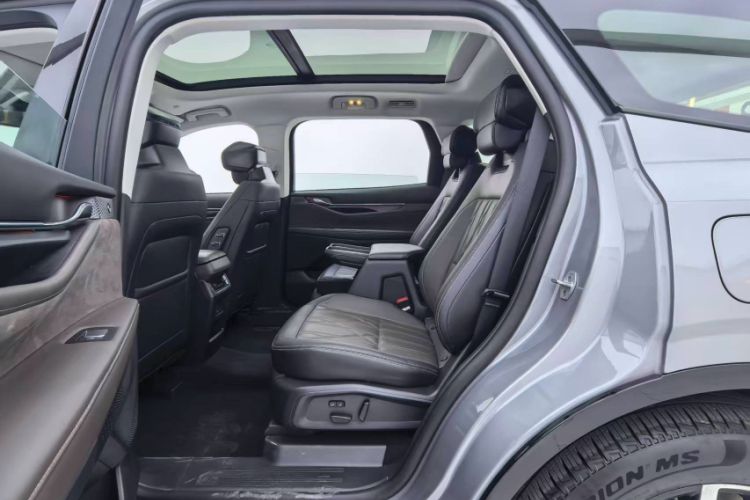 Used Ford Edge 2025 Ford Explorer L 2.0T EcoBoost E-Hybrid Four-Wheel-Drive 7-Seater Supreme Model Interior 15