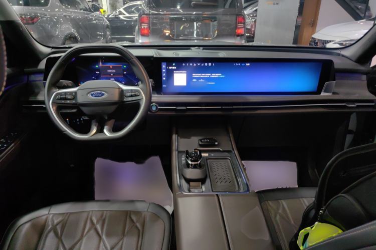 Used Ford Edge 2025 Ford Explorer L 2.0T EcoBoost E-Hybrid Four-Wheel-Drive 7-Seater Supreme Model Interior 2