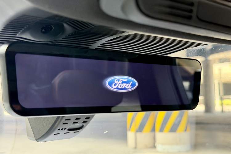 Used Ford Edge 2025 Ford Explorer L 2.0T EcoBoost E-Hybrid 4x4 7-Seater ST-Line Interior 2