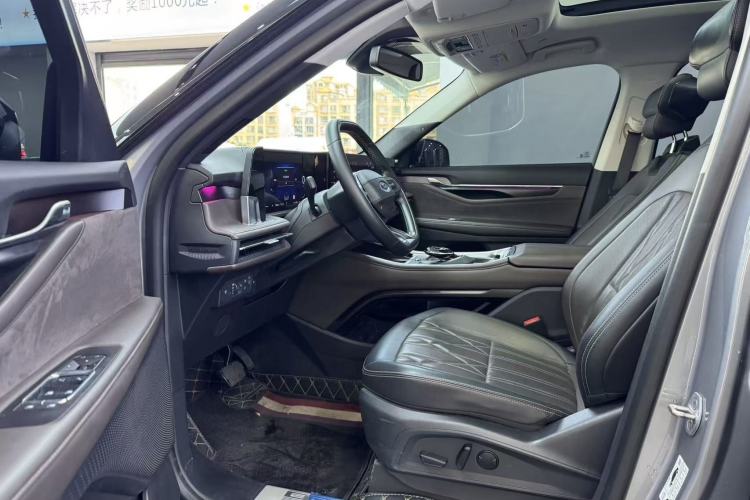 Used Ford Edge 2025 Ford Explorer L 2.0T EcoBoost E-Hybrid Four-Wheel-Drive 7-Seater Supreme Model Interior 2