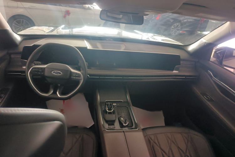 Used Ford Edge 2025 Ford Explorer L 2.0T EcoBoost E-Hybrid Four-Wheel-Drive 7-Seater Supreme Model Interior 3