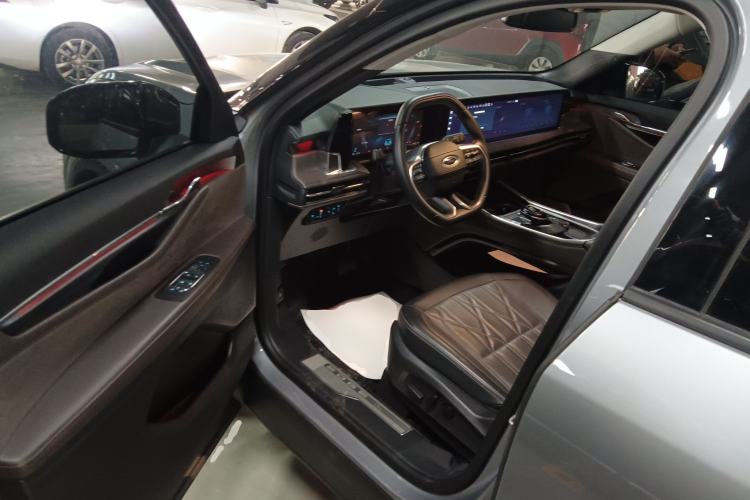 Used Ford Edge 2025 Ford Explorer L 2.0T EcoBoost E-Hybrid Four-Wheel-Drive 7-Seater Supreme Model Interior 3
