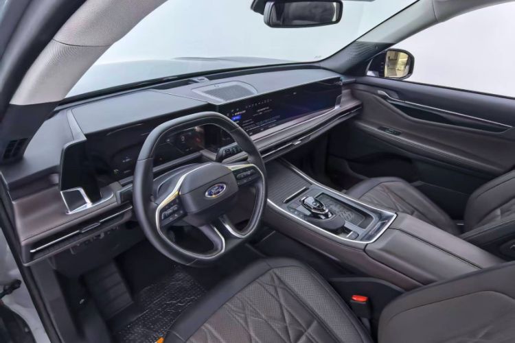 Used Ford Edge 2025 Ford Explorer L 2.0T EcoBoost E-Hybrid Four-Wheel-Drive 7-Seater Supreme Model Interior 3