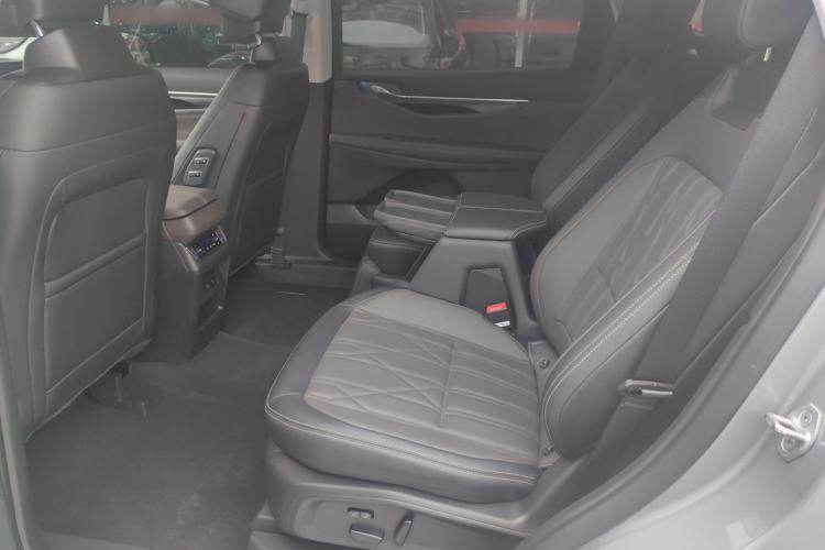 Used Ford Edge 2025 Ford Explorer L 2.0T EcoBoost E-Hybrid Four-Wheel-Drive 7-Seater Supreme Model Interior 3